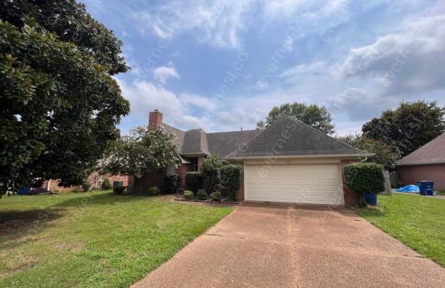 7113 Amber Dr - 7113 Amber Drive, Olive Branch, MS 38654