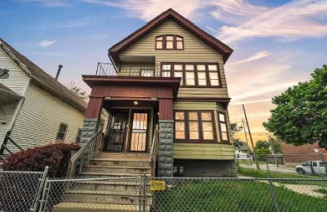 3004-3006 North 11th Street