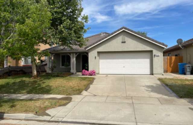 1421 van vleck - 1421 Van Vleck Street, Yuba City, CA 95993