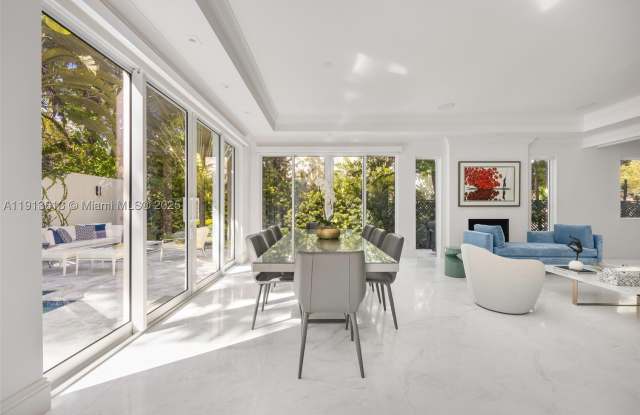 2760 Brickell Ct