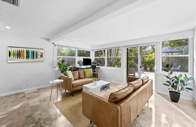 4251 NE 16th Ter