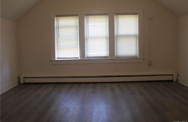 22 Chestnut Hill Avenue