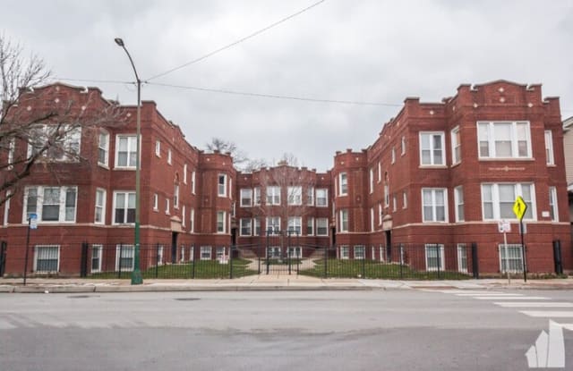 4042 West Addison Street - 4042 West Addison Street, Chicago, IL 60641