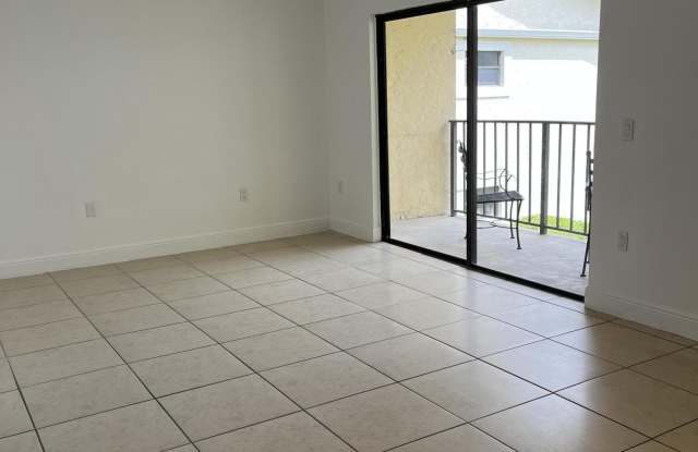 1522 Lake Crystal Drive