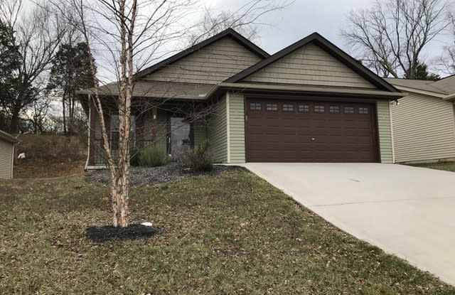 Knoxville, 3 bedroom Craftsman off Lovell Road