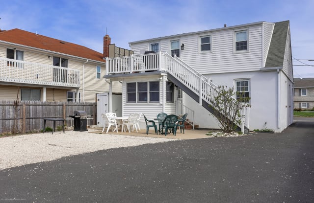 104 Washington Avenue - 104 Washington Avenue, Point Pleasant Beach, NJ 08742