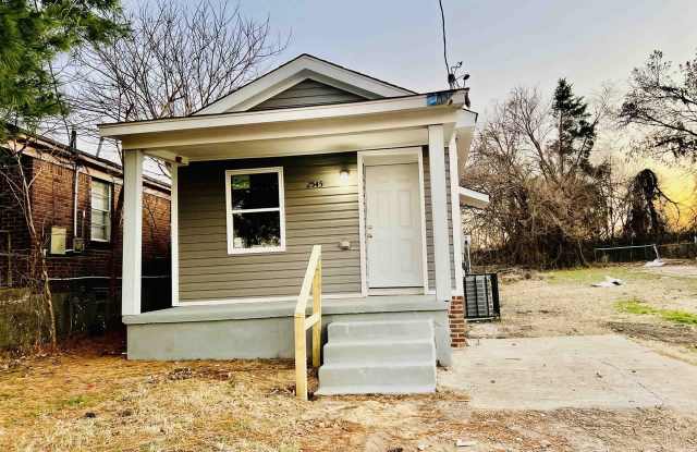 Photo of 2545 Spottswood Avenue