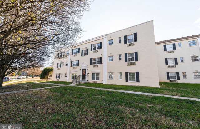 Photo of 2237 FARRINGTON Avenue unit: 06-204