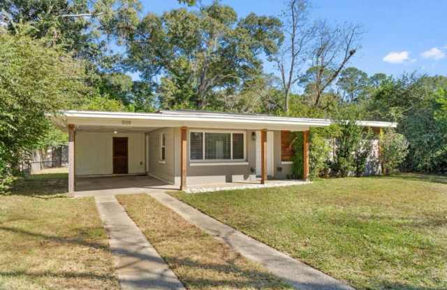 Beautifully Updated 3-Bedroom Home with Modern Finishes & Spacious Living!