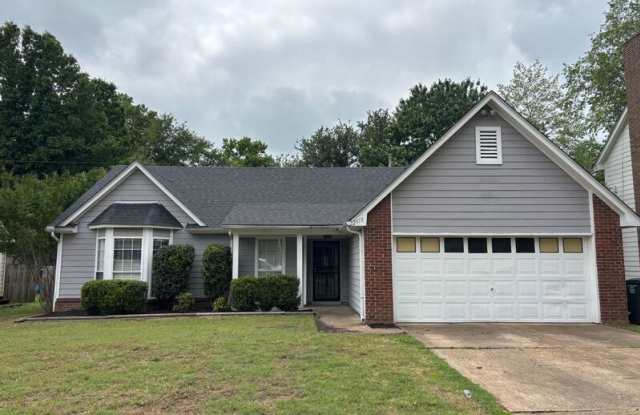 2573 Laurelcrest Dr