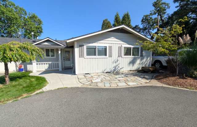 Photo of Unfurnished Light-Filled, Beautifully Updated 3-Bedroom Home in Jacksonville