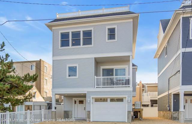 121 Dewey Drive