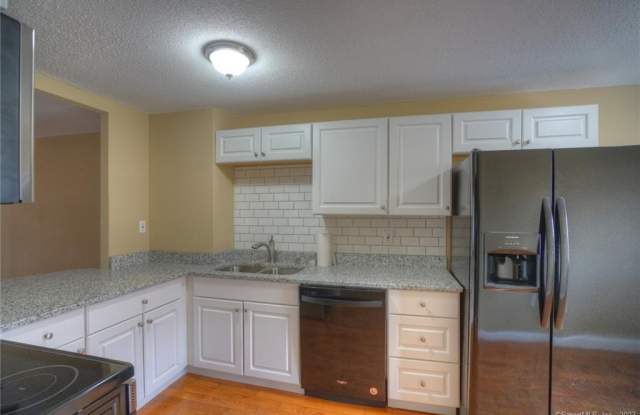 528 Shennecossett Road