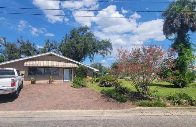 807 Buena Vista Boulevard