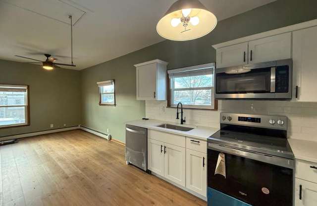 Photo of 36465 Main Street unit: Upper