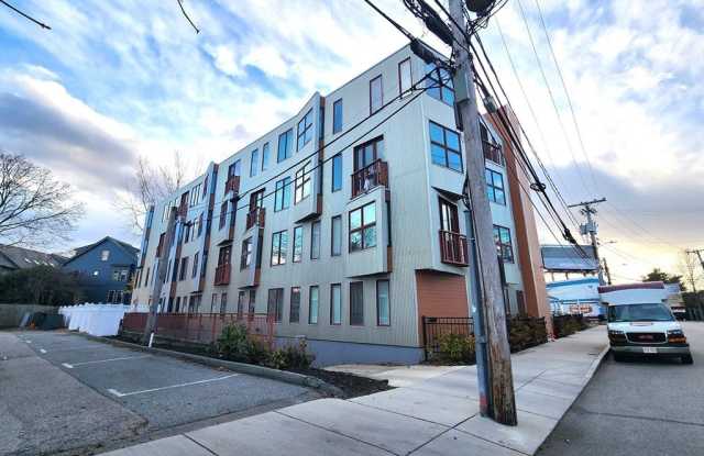 24 Bay State Road unit: 11