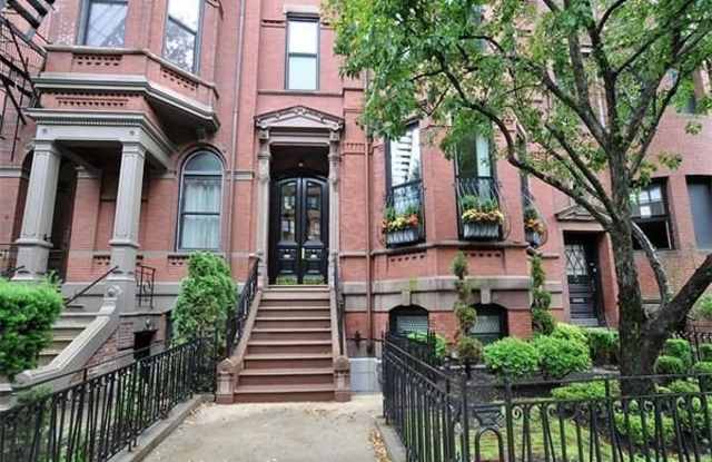 Photo of 365 Beacon Street unit: 3B