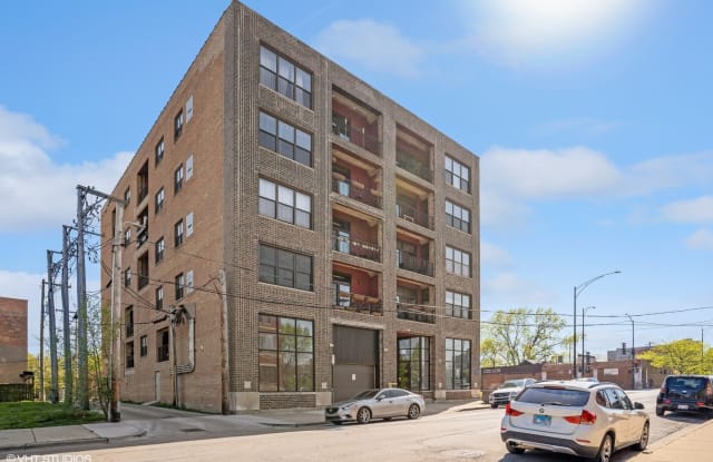 809 E 40th Street - 809 East 40th Street, Chicago, IL 60653