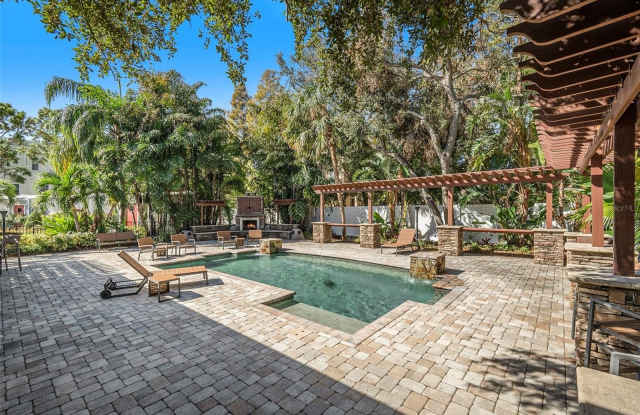 5701 S MACDILL AVENUE