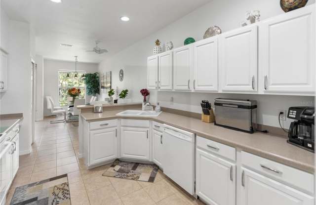 6989 PROSPERITY CIRCLE