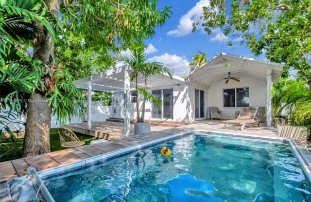 52 NW 47th St
