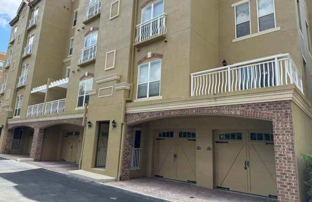 CONDO LOCATE IN GATED COMMUNITY IN DR. PHILLIPS-TOSCANA - HALF OFF DECEMBER RENT