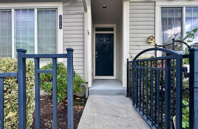Modern Comfort Meets Convenience in Beaverton Townhouse 2 Bed 2.5 Bath!