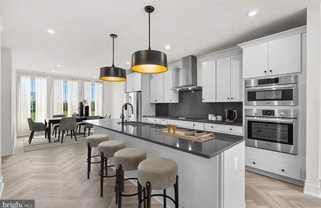 13916 AVIATION Place