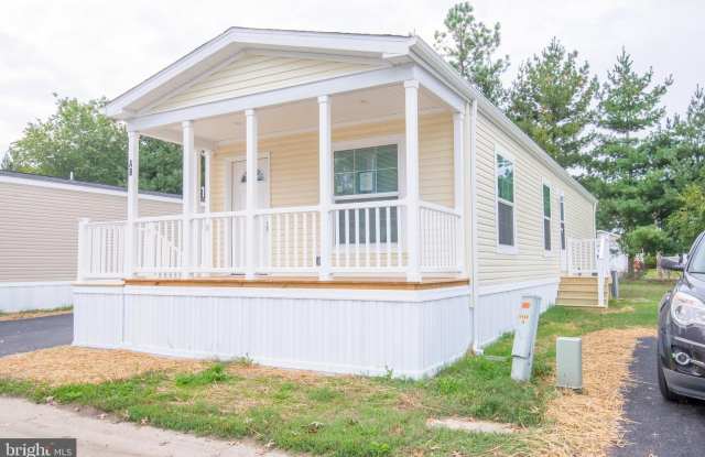 1679 STATE Street S unit: A8