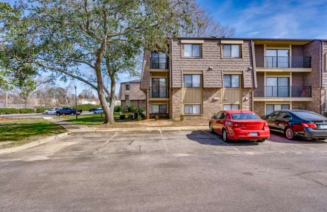 Welcome Home - Spacious Apartment with Modern Comfort  Prime Location!