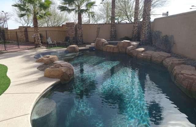 West Summerlin 5 Bedroom, Bed & Full Bath 1st Floor, Beauty