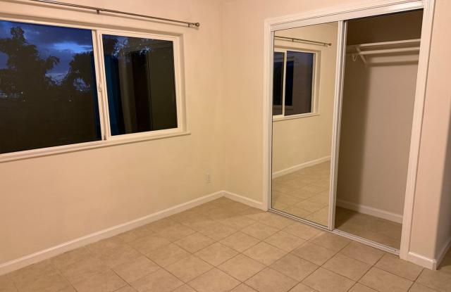 2 bedroom 1.5 bath duplex Great location!