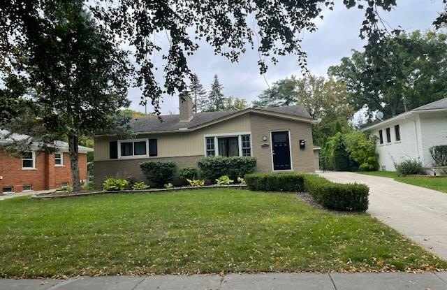 Photo of 1482 Bowers Street