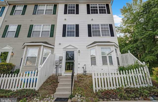 50 AMBERSTONE COURT