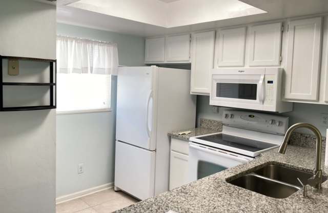 2 bedroom/2 bath unfurnished condo in Surfside Beach photos photos