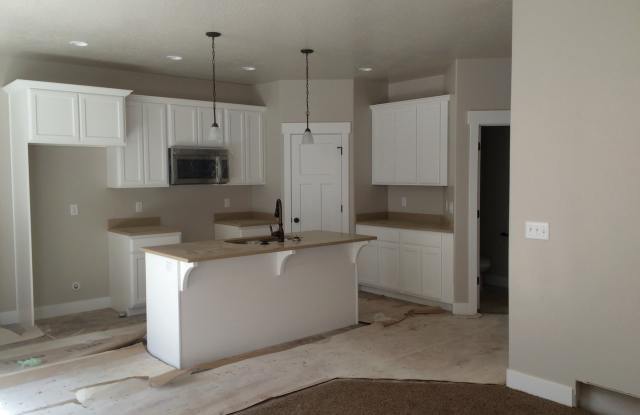 4 Bedroom Townhome in Herriman!