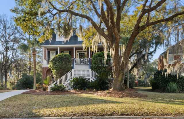 Charming Brick Home on the Marsh in Hobcaw Creek Plantation!