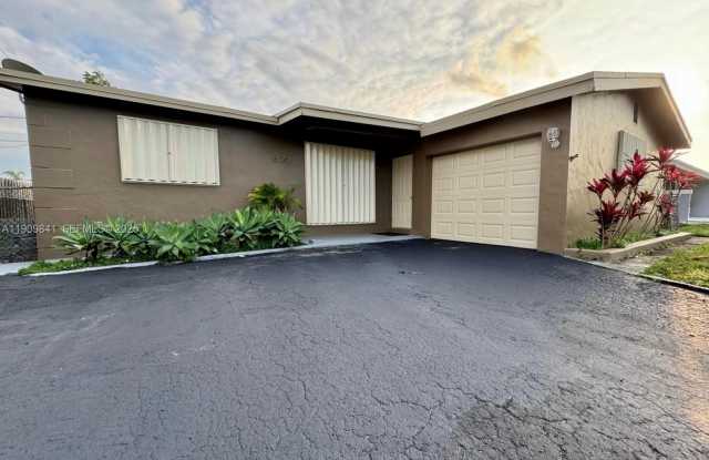 Photo of 8670 NW 28th Pl