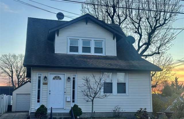 Photo of 546 Victory Avenue 2