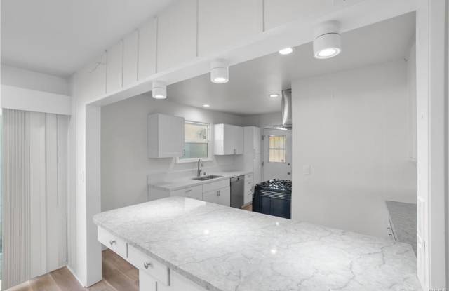 7400 Cozycroft Avenue