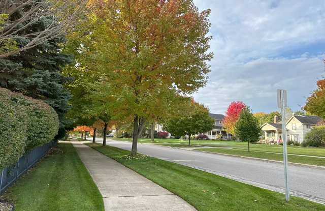 430 North Elmwood Avenue