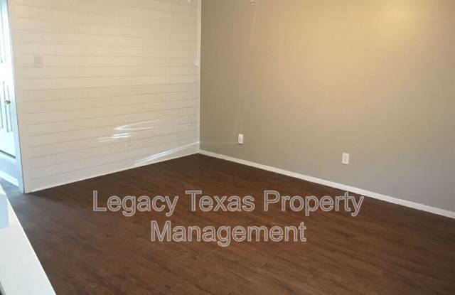 Photo of 1409 C COURTNEY PL