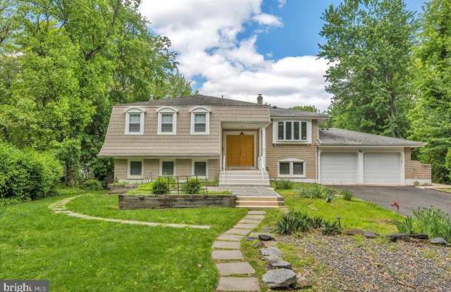 26 FOREST Drive