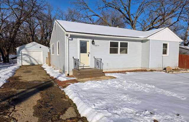 Photo of 6813 Urbandale Avenue