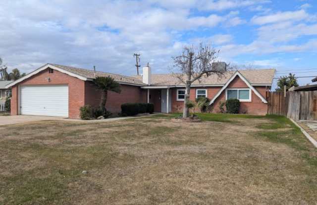 Stunningly Renovated 4 Bed, 3 Bath Home in SE Bakersfield