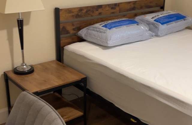 Photo of 2442 E Devine St