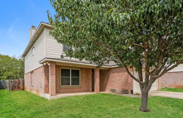 Large 5 Bedroom! $250 off the first full month!