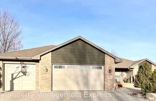 908 N Charleston Circle