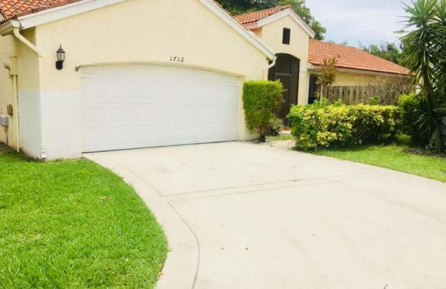 1732 Shoreside Circle