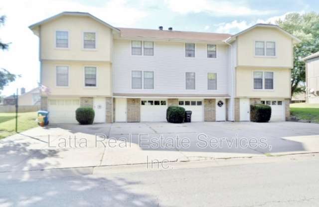 419 NW 3rd St